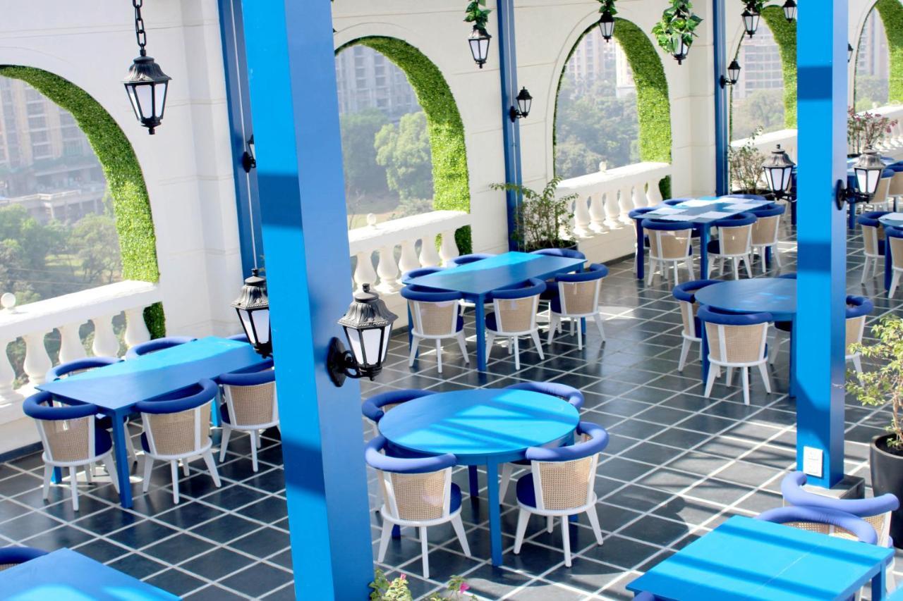 Planet Hollywood Thane Luaran gambar