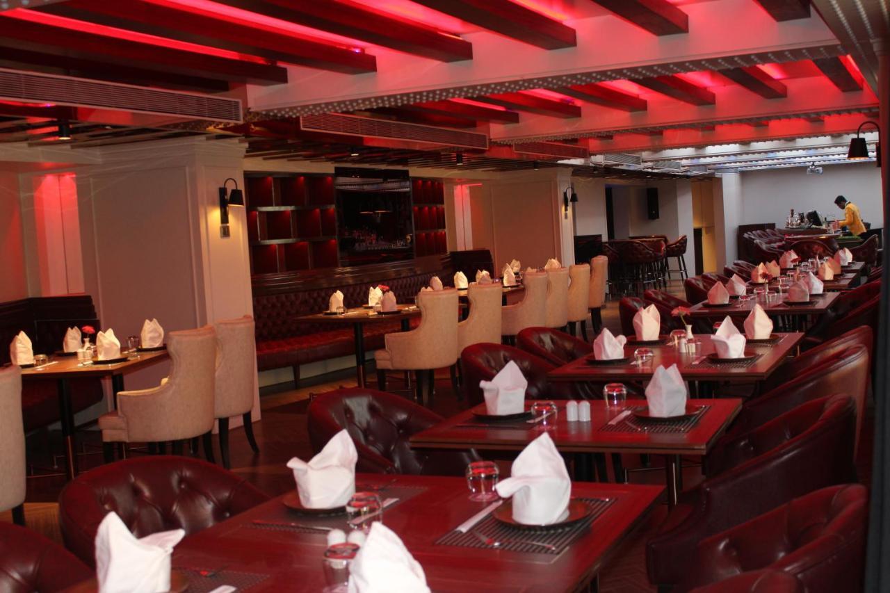 Planet Hollywood Thane Luaran gambar